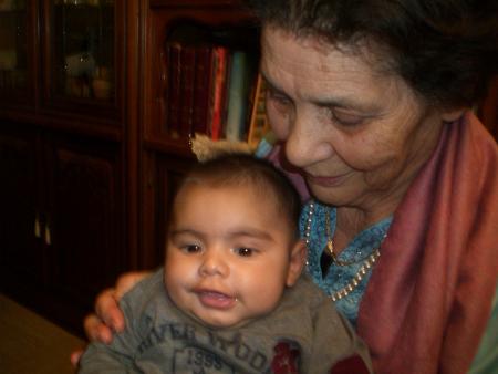 ma grand mère é son arière  petit fils